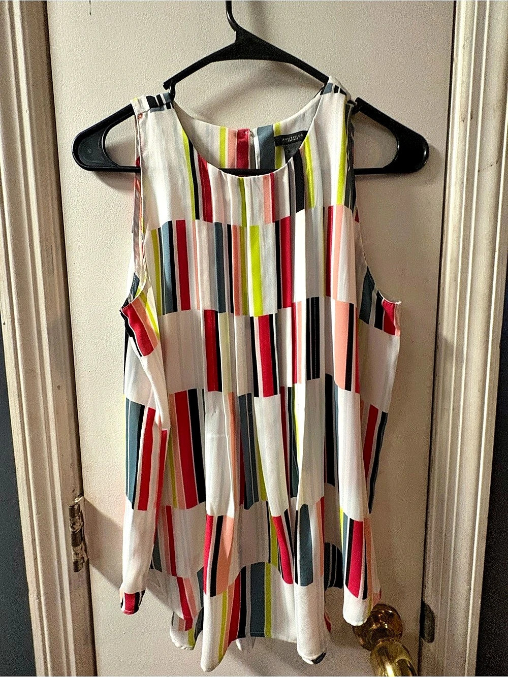 Ann Taylor Factory Geometric sleeveless blouse in White & Multicolor Size Small